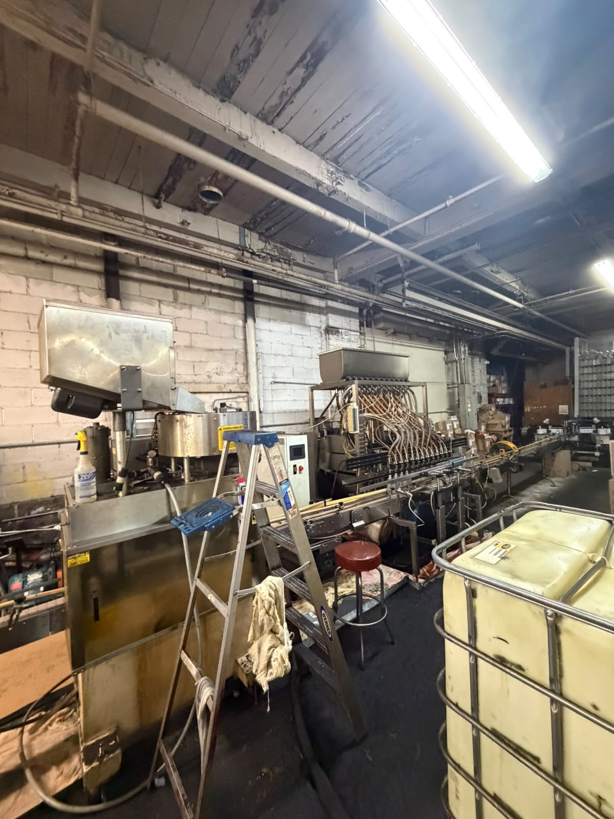 The filling line at Bass Oil with an IBC tote alongside